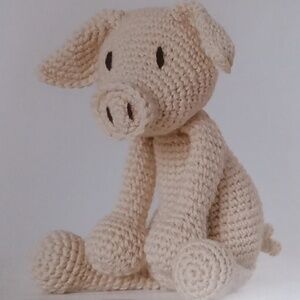 Customize crochet pig